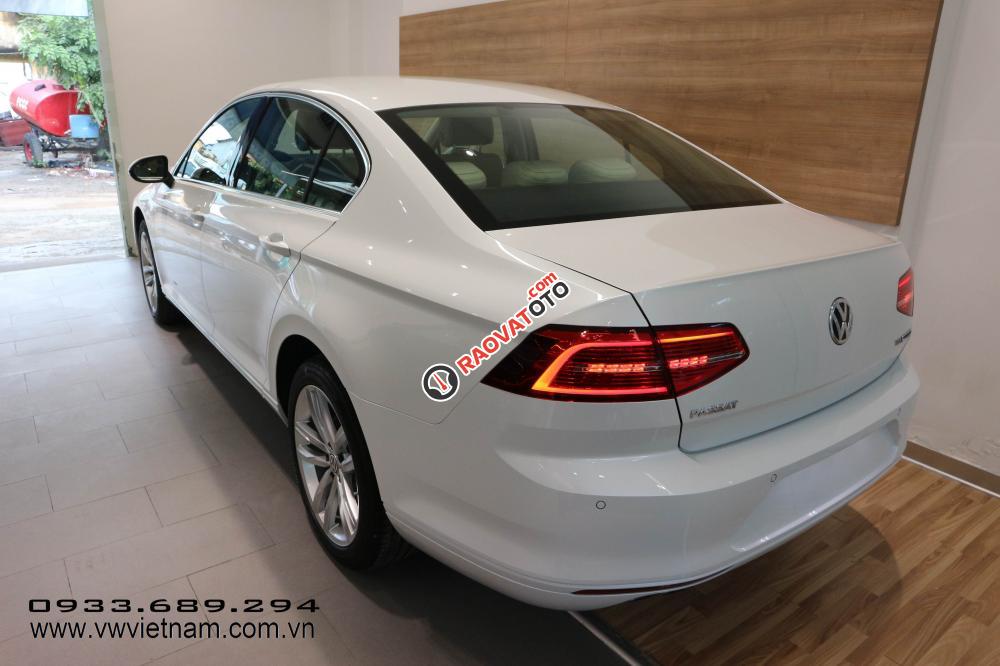 Volkswagen Passat Bluemotion màu trắng ngọc trai nhập khẩu từ Đức, hotline 0933689294-2