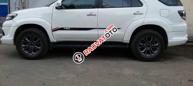 Cần bán gấp Toyota Fortuner TRD Sportivo 2016, màu trắng như mới-1