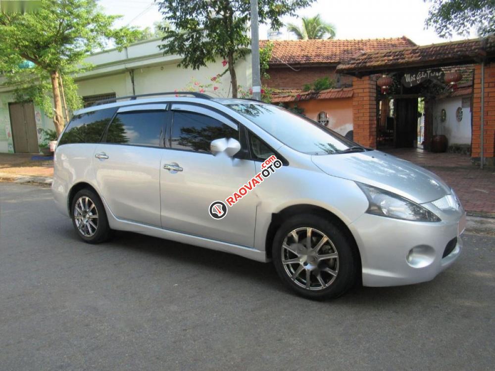 Bán Mitsubishi Grandis AT năm 2005, màu bạc số tự động, giá 325tr-2