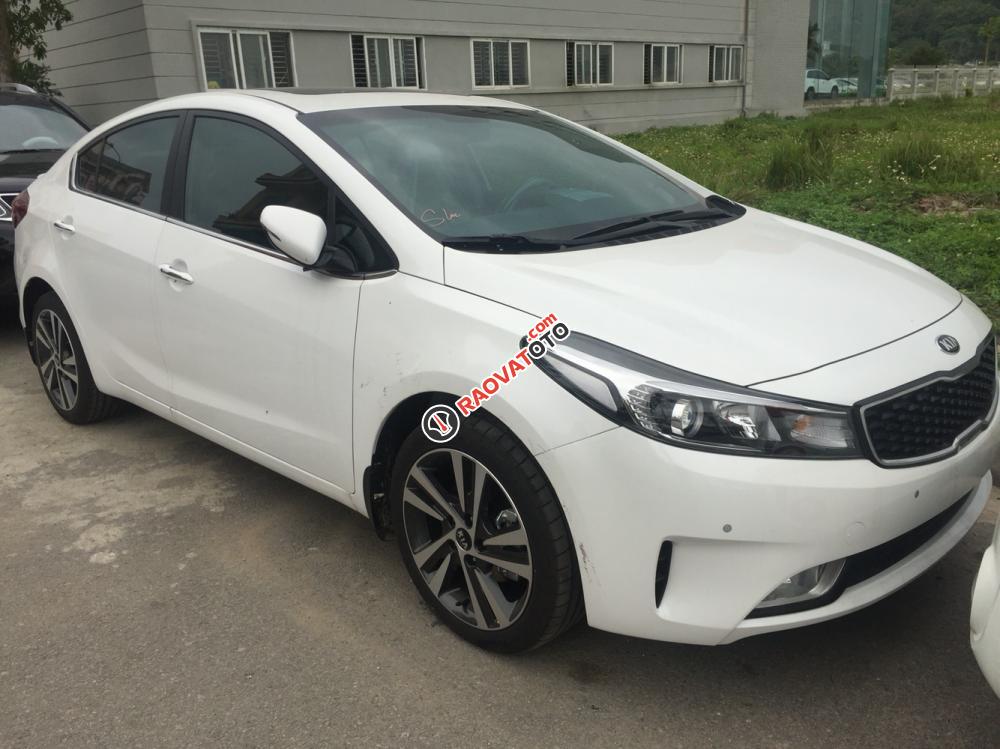 Bán xe Kia Cerato năm 2018 màu trắng, giá 499 triệu, liên hệ: 0966 199 109-3