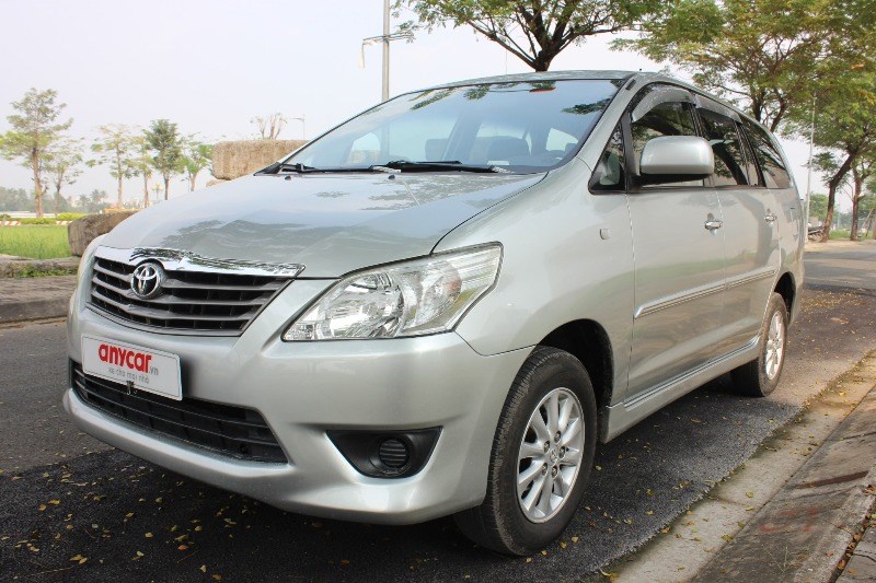 Bán ô tô Toyota Innova đời 2013, màu bạc, nhập khẩu, số sàn-6