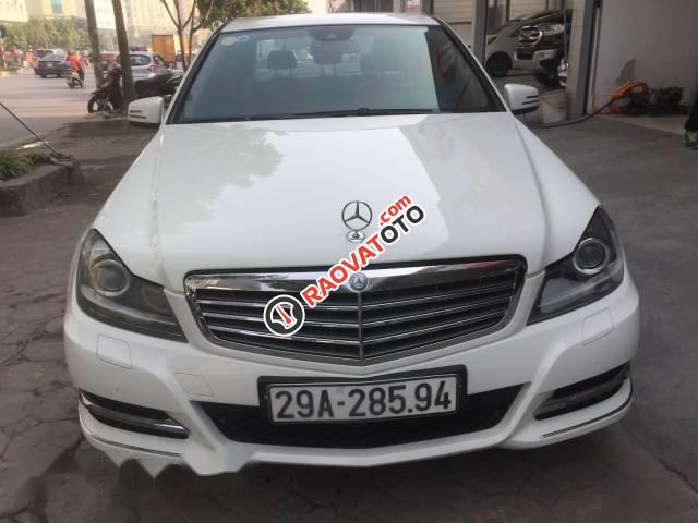 Cần bán Mercedes C250 đời 2011, màu trắng, xe nhập chính chủ-5