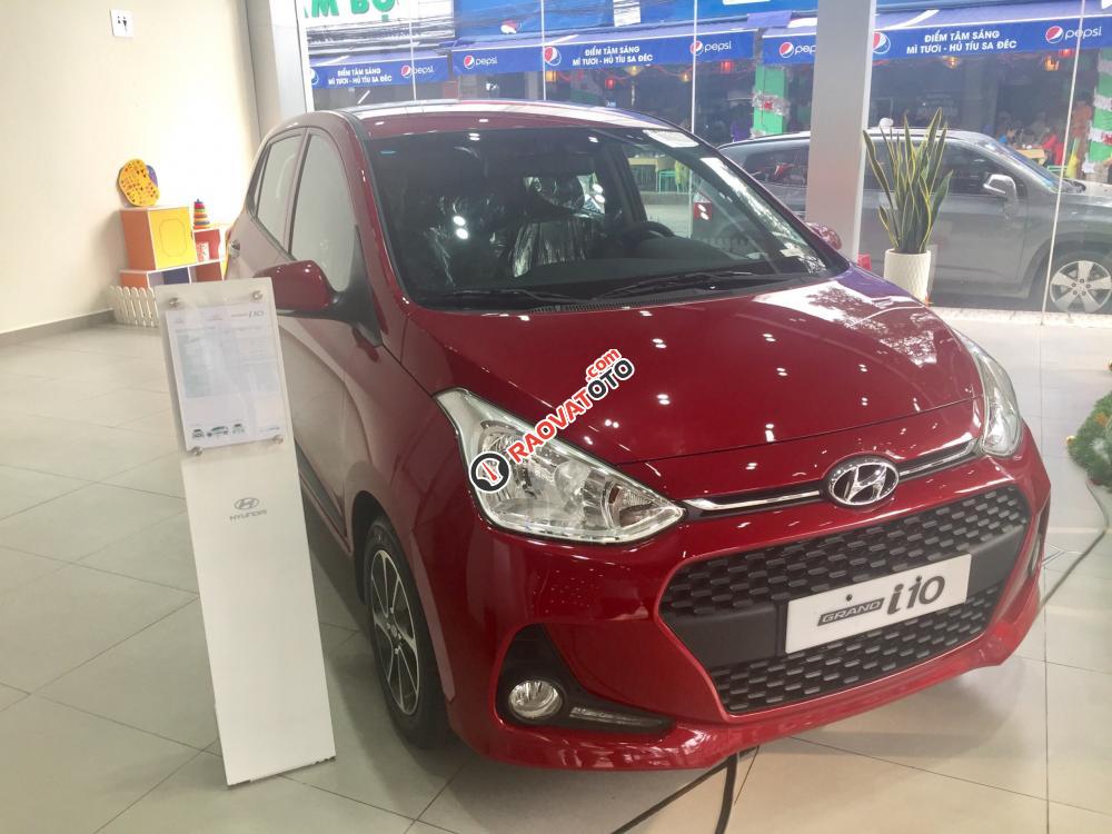 Cần bán xe Hyundai i10 1.0AT 2017, màu đỏ, 380tr-0