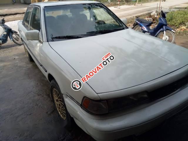 Bán Toyota Camry đời 1990, màu trắng, 30tr-0