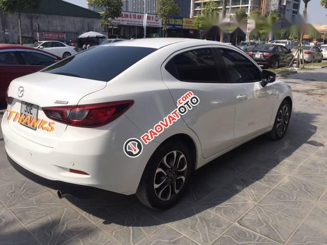 Bán Mazda 2 năm 2016, màu trắng  -2