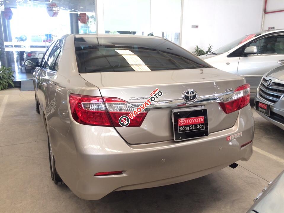 Bán xe Camry 2.0E sản xuất 2013 màu nâu vàng, biển số thành phố-3