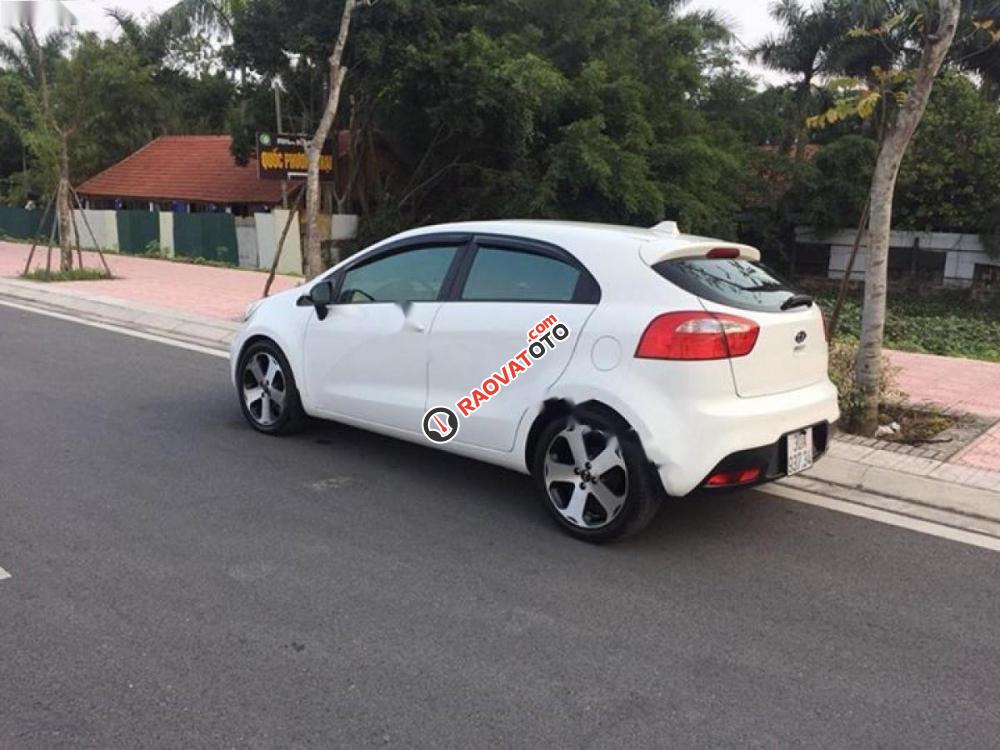 Cần bán Kia Rio đời 2012, màu trắng, xe nhập còn mới giá cạnh tranh-1