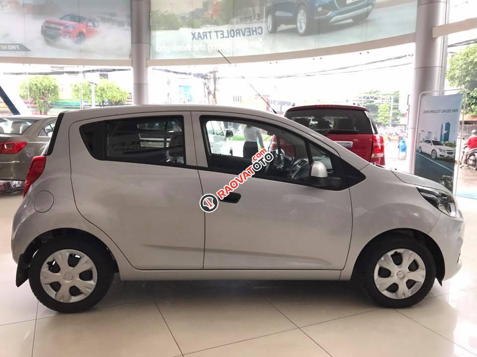 Thuế 2%, 4,5lit/100km, chở tải gần 300kg, Chevrolet Spark Duo 2018, trả góp: 75 triệu lấy xe, 0907148849-0