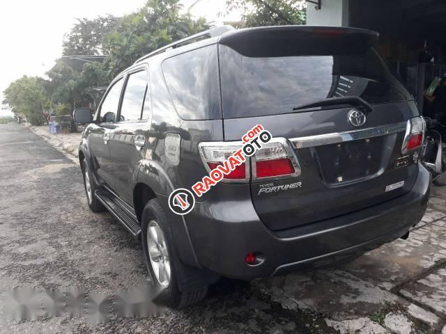 Bán xe Toyota Fortuner 2009, màu xám chính chủ, 630 triệu-0