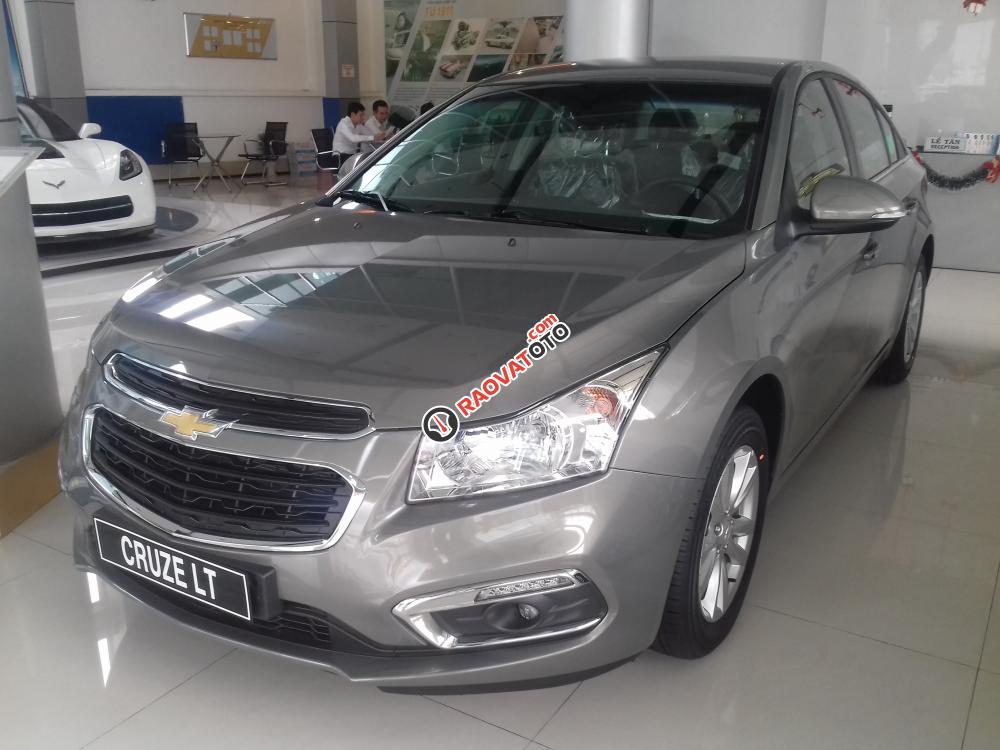 Cần bán Chevrolet Cruze 1.6 LT đời 2017, màu xám, 547 triệu-0