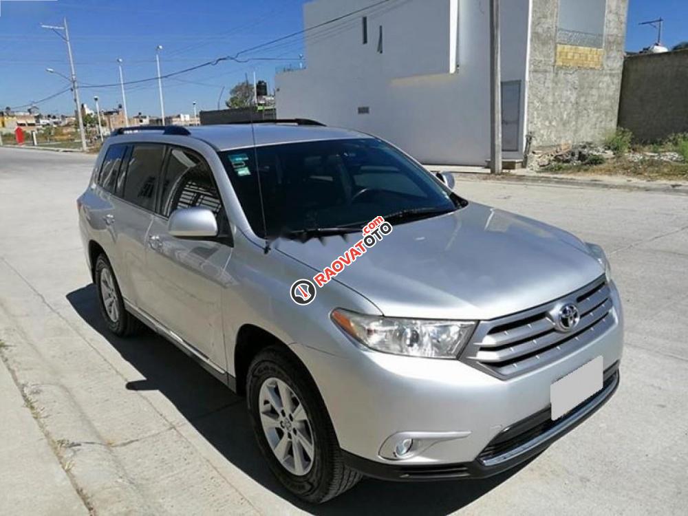 Cần bán Toyota Highlander sản xuất 2011, màu bạc, xe nhập chính chủ-1