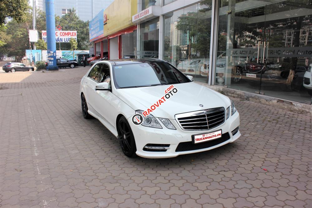 Bán Mercedes E300 AMG đời 2012, màu trắng-0