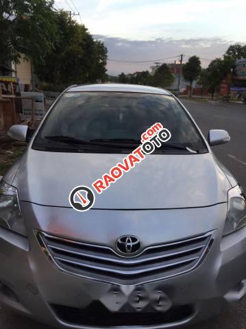 Cần bán Toyota Vios 2010, màu bạc-2