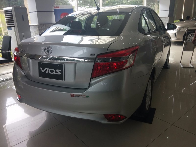 Bán ô tô Toyota Vios đời 2017, màu bạc, nhập khẩu nguyên chiếc-6