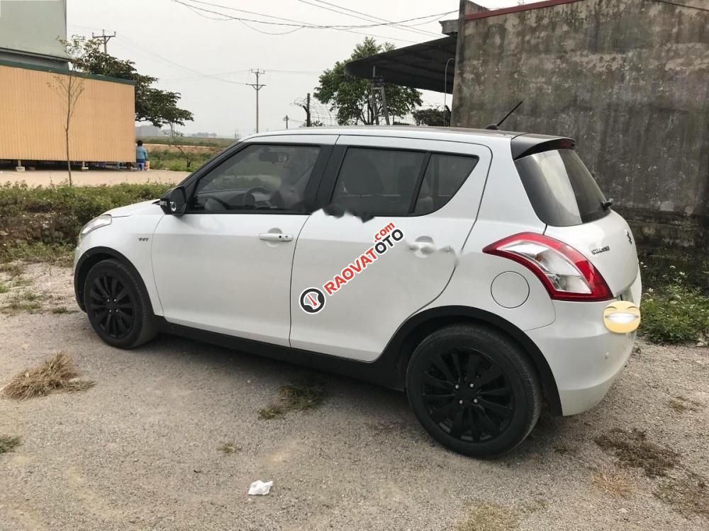 Bán Suzuki Swift năm 2015, màu trắng, giá tốt-5