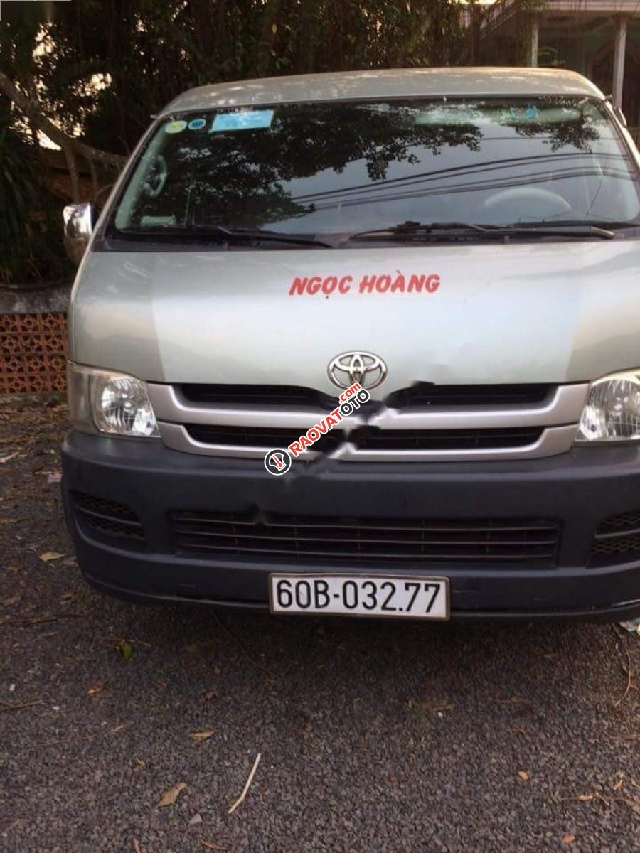 Bán xe Toyota Hiace 2.5 đời 2010, màu bạc-4