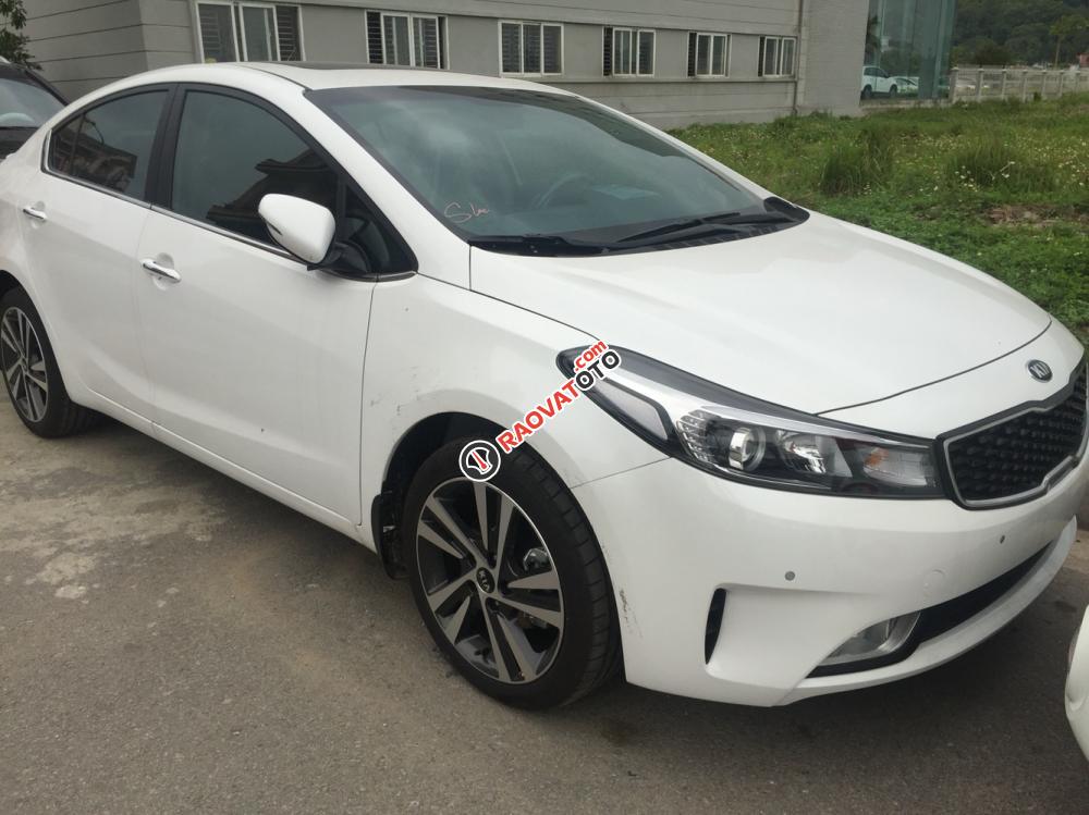 Bán xe Kia Cerato năm 2018 màu trắng, giá 499 triệu, liên hệ: 0966 199 109-1