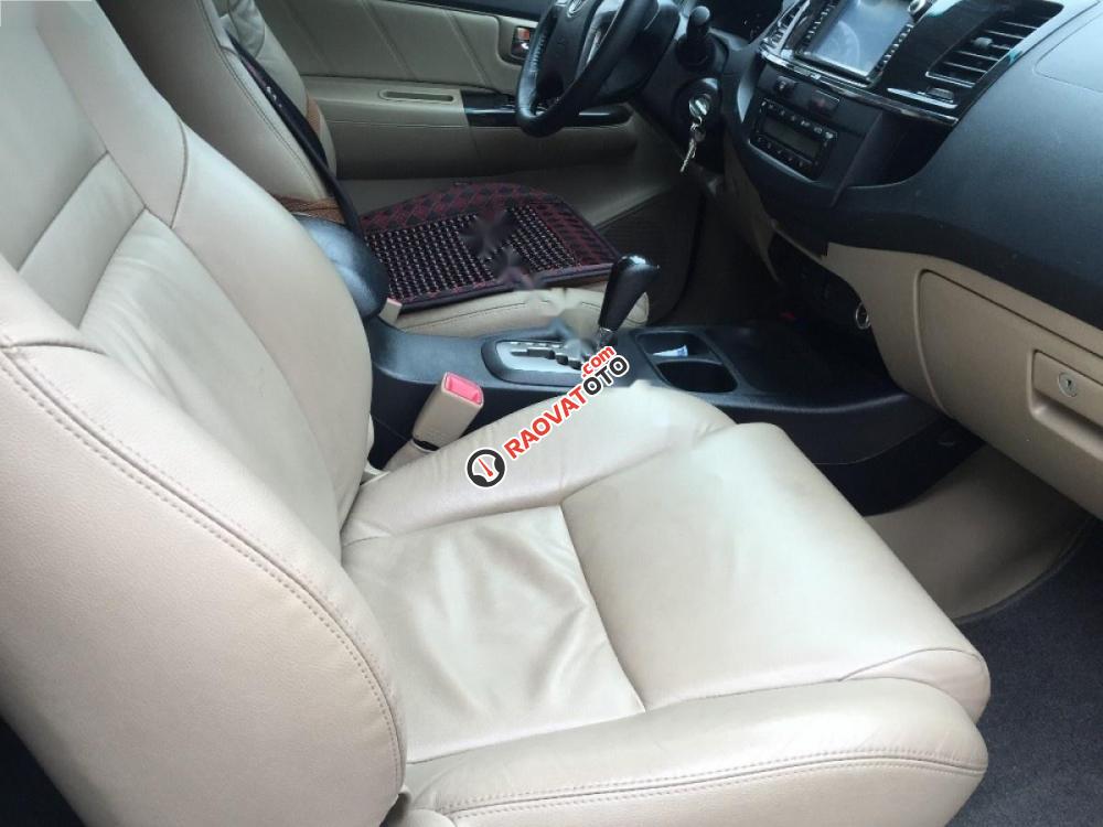 Cần bán Toyota Fortuner 2015, màu xám chính chủ-5