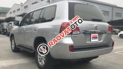 Bán Toyota Land Cruiser VX 4.6 V8 sản xuất 2015, màu bạc-2