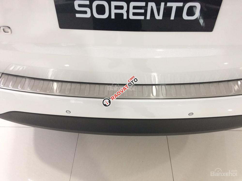 Kia Sorento GAT đời 2018, màu trắng, giá ưu đãi chỉ có tại Nha Trang-4