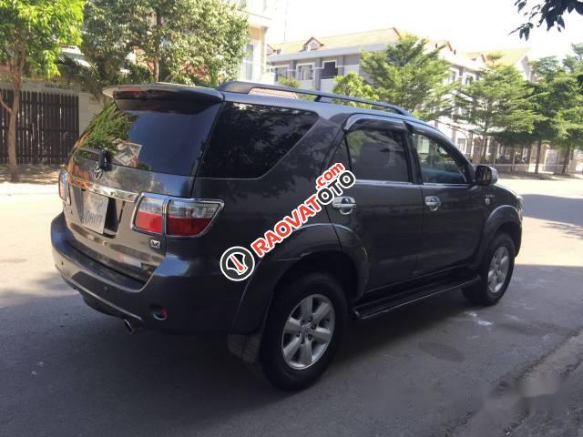 Chính chủ bán Toyota Fortuner đời 2009, màu xám-0