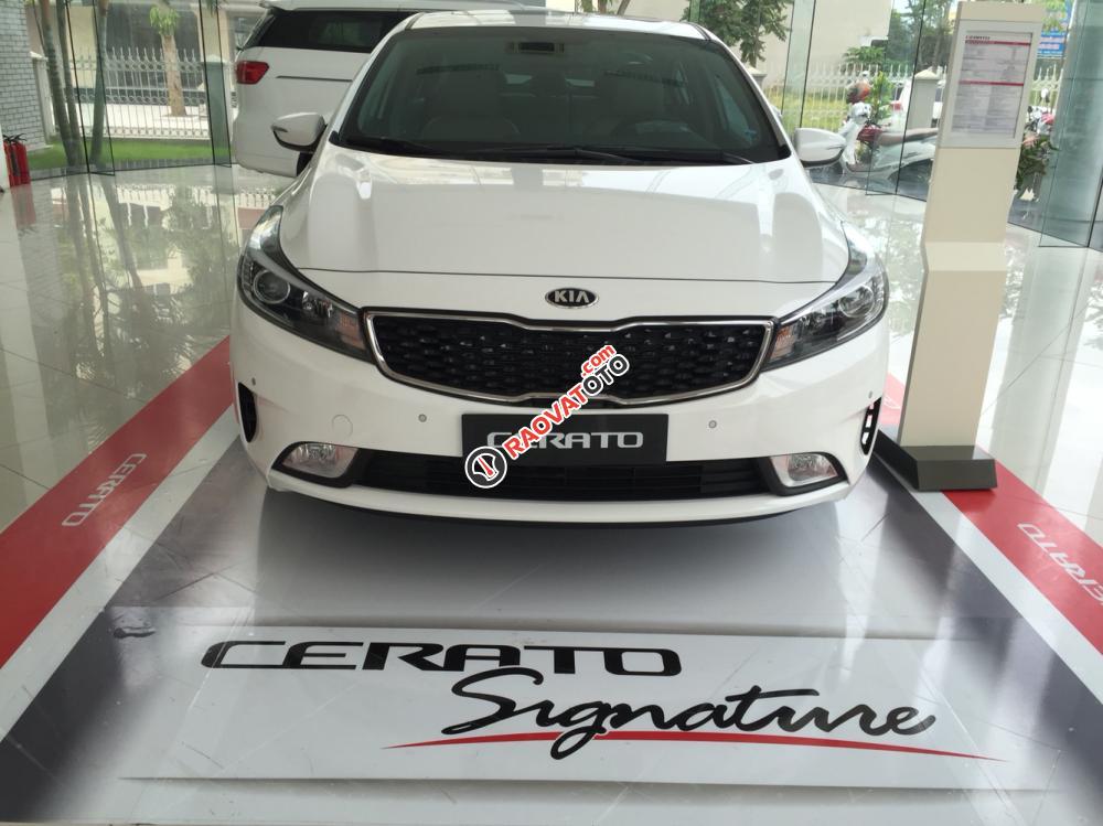 Bán Kia Cerato sản xuất 2018 màu trắng, 498 triệu, liên hệ: 0966 199 109-0