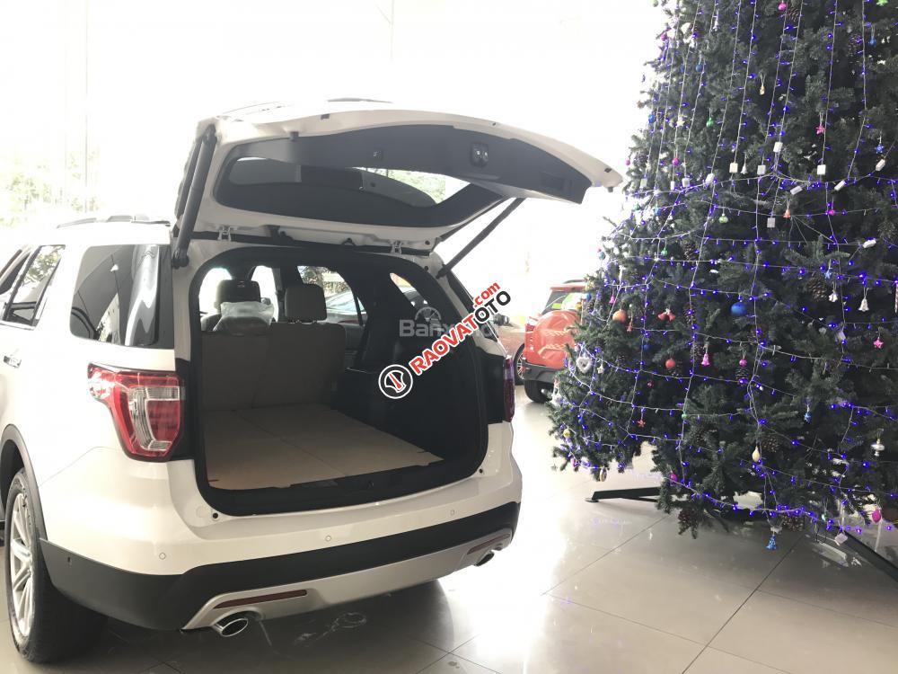 Bán Ford Explorer Limited 2.3 2017 màu trắng, tặng bộ phụ kiện-5