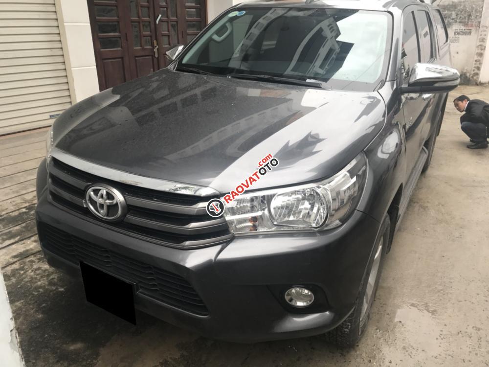 Cần bán chiếc Toyota Hilux 2.5MT 2016, màu xám lông chuột, nhập khẩu Thái Lan-0