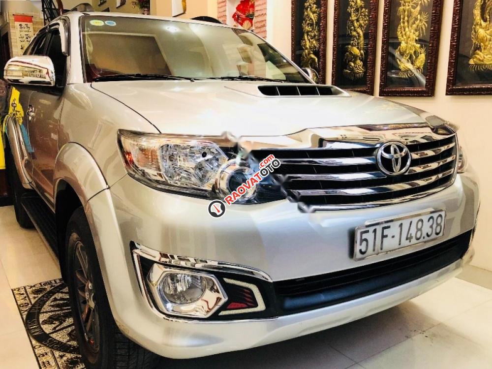 Bán ô tô Toyota Fortuner 2.5G đời 2015, màu bạc chính chủ-1