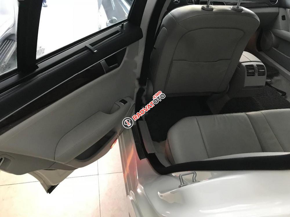 Bán Mercedes C250 đời 2011, màu trắng chính chủ-2