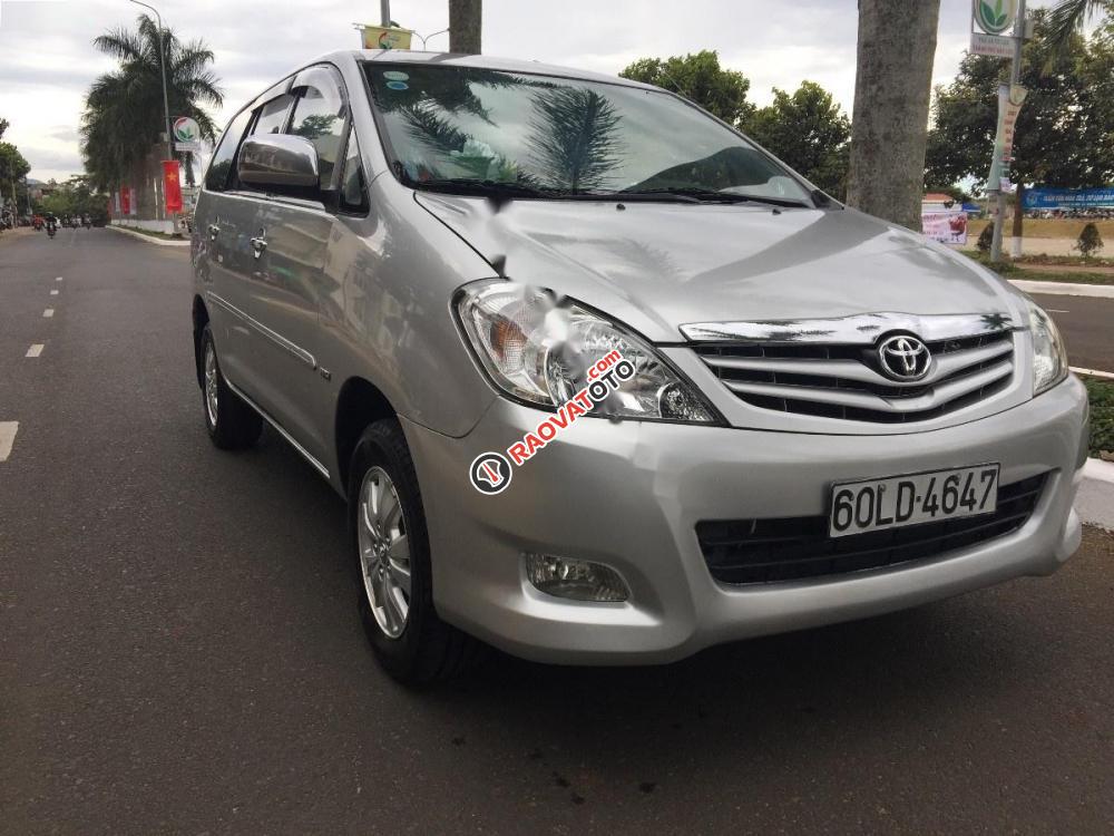 Bán xe Toyota Innova G đời 2011, màu bạc giá cạnh tranh-0