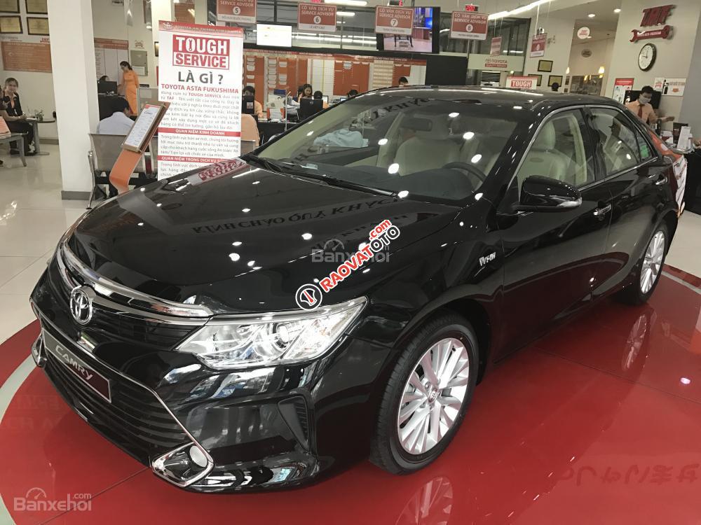 Bán ô tô Toyota Camry E đời 2018, màu đen, tặng 03 năm bảo hiểm thân xe-1