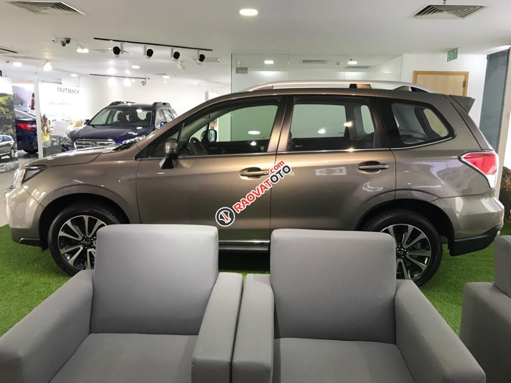 Cần bán Subaru Forester 2.0XT trắng, xe giao ngay, KM tốt gọi 093.22222.30-1