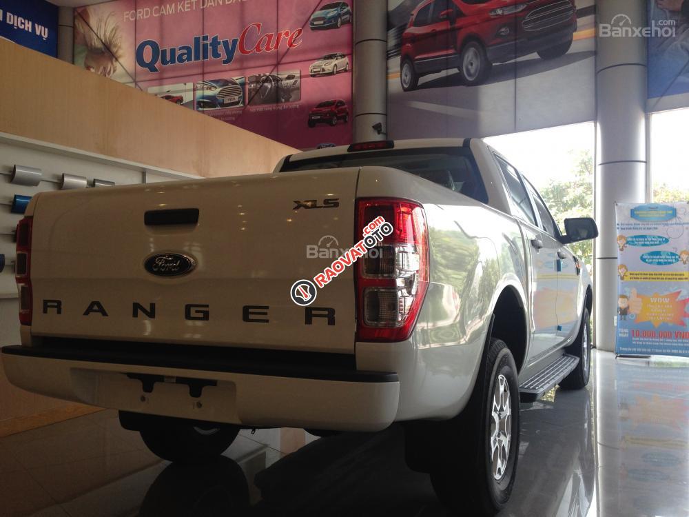 Ford Ranger XLS- AT 2017, màu trắng, nhập khẩu chính hãng, giá 655 triệu-3