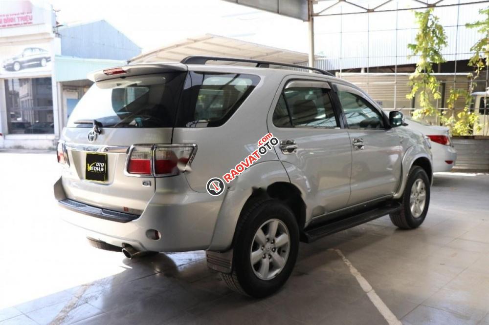 Bán Toyota Fortuner 2.5G 2009, màu bạc-3