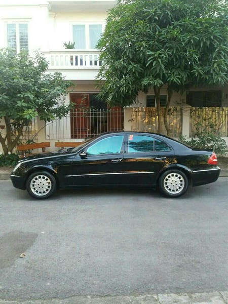 Cần bán xe Mercedes E240 đời 2003, màu đen, nhập khẩu chính hãng, 275tr-1