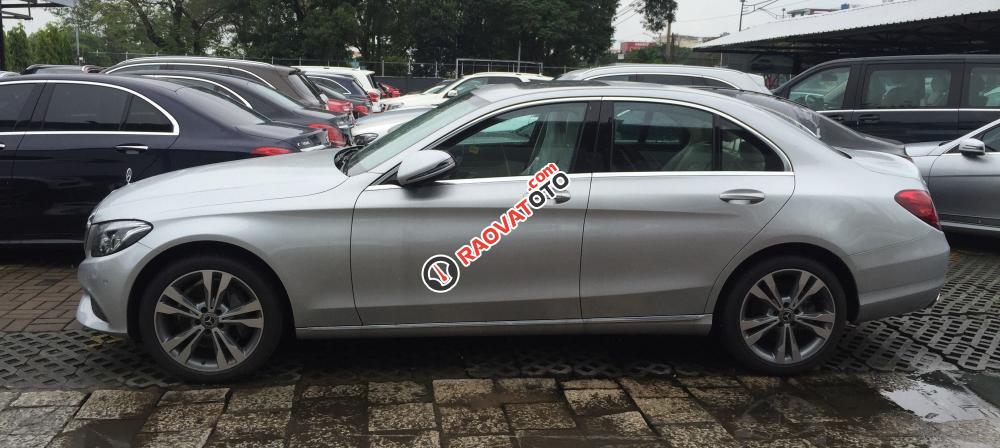 Bán Mercedes C250 2018 siêu sang trọng, đẳng cấp, ưu đãi cực hot-0