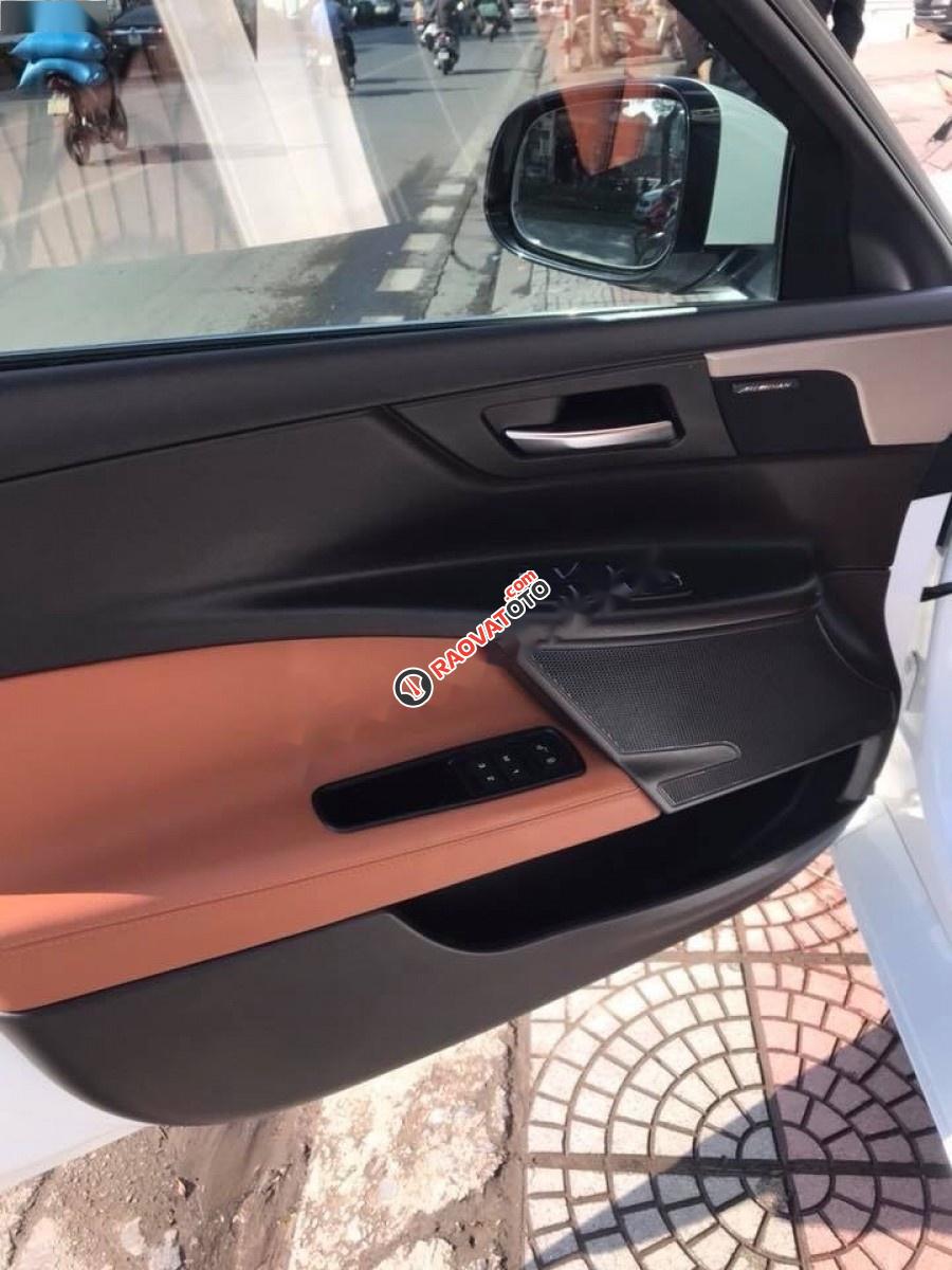 Bán ô tô Jaguar XE 2.0 đời 2015, màu trắng, xe nhập-6