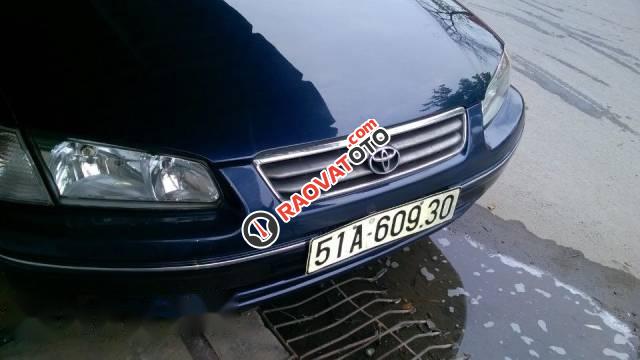 Cần bán xe Toyota Camry GLI 2.2 năm 2000 xe gia đình-0