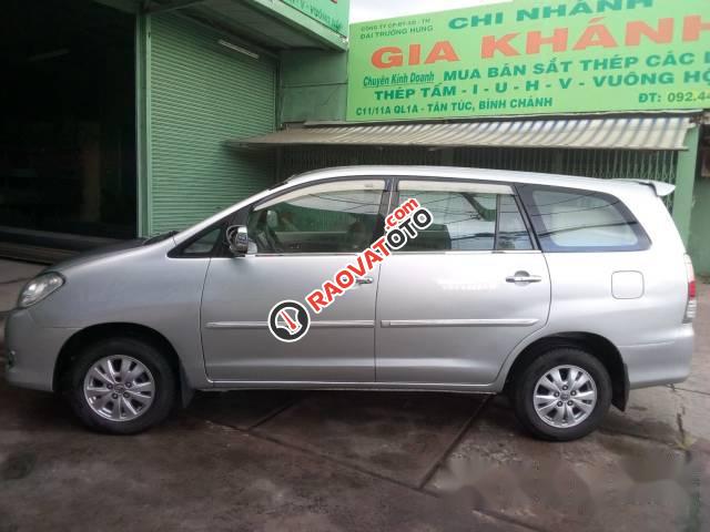 Bán ô tô Toyota Innova sản xuất 2010, màu bạc-1