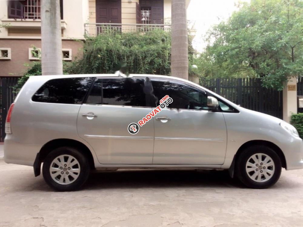 Bán Toyota Innova G đời 2009, màu bạc chính chủ giá cạnh tranh-2