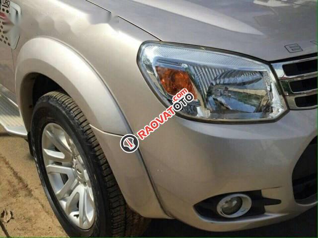 Cần bán gấp Ford Everest đời 2014 số tự động-4