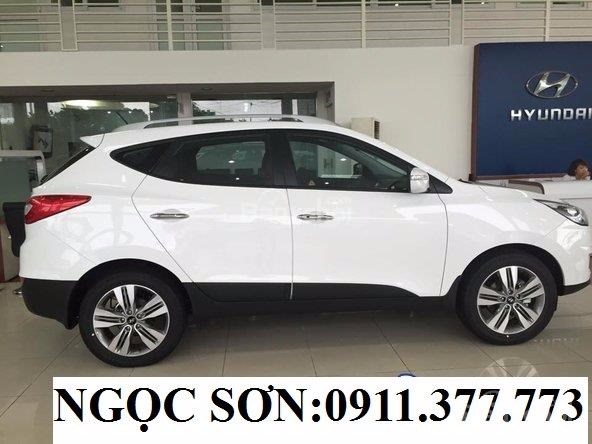 Cần bán xe Hyundai Tucson đời 2017, màu trắng, nhập khẩu nguyên chiếc, 760tr-9