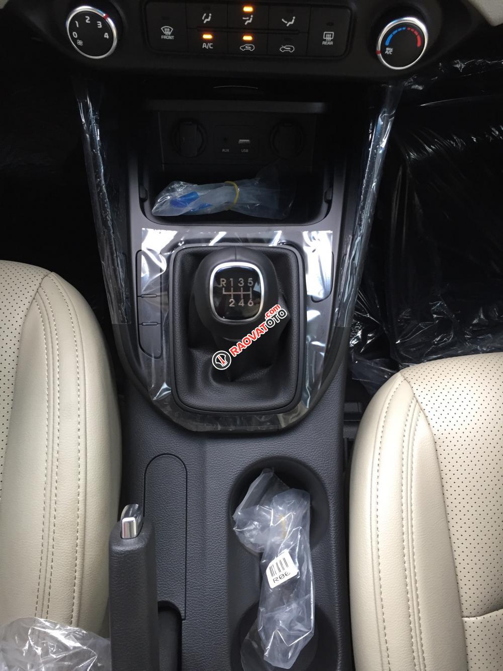 Kia Rondo 2017, giá chỉ từ 603tr, trả trước 150 triệu-0