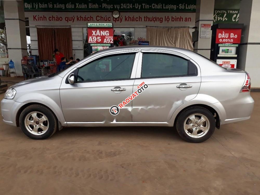 Cần bán gấp Daewoo Gentra Sx đời 2009, màu bạc, giá chỉ 210 triệu-9