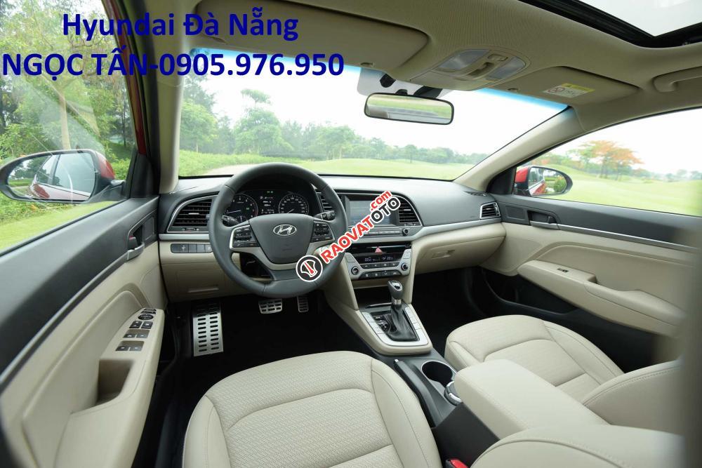 Cần bán Hyundai Elantra đời 2018, màu trắng, nhập khẩu. Hotline Đà Nẵng: 0905976950-4