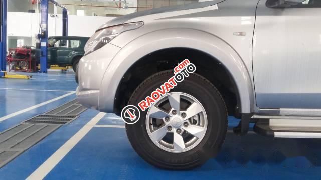 Bán xe Mitsubishi Triton đời 2017, màu xám-2