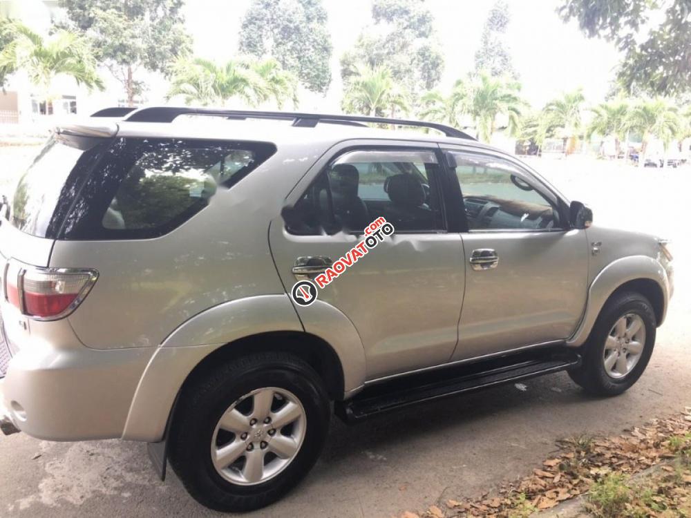 Cần bán xe Toyota Fortuner 2.5G đời 2009, màu bạc còn mới-6