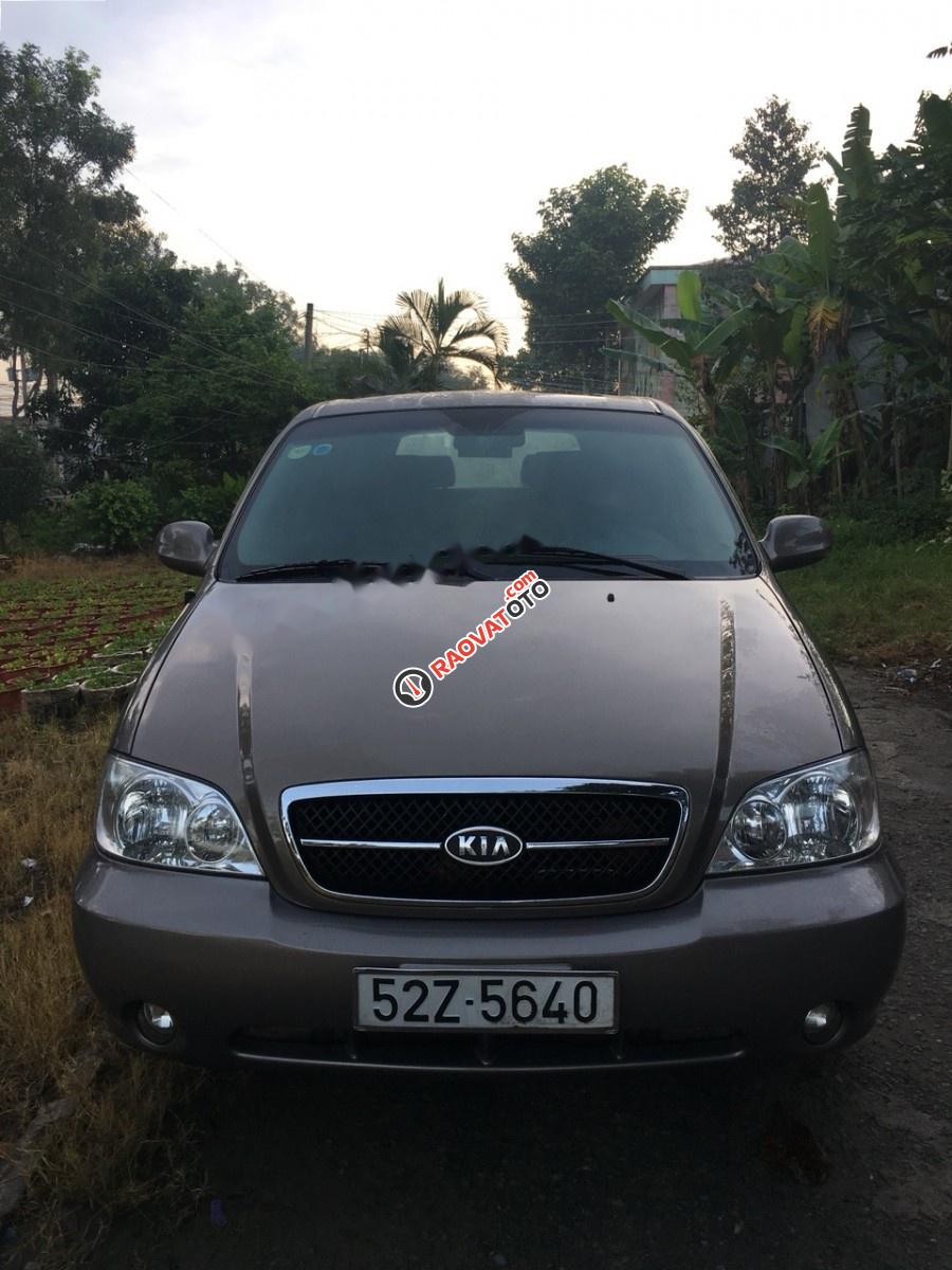 Bán xe Kia Carnival GS năm 2006, màu nâu còn mới-0