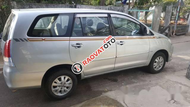 Chính chủ bán Toyota Innova G đời 2010, màu bạc-3